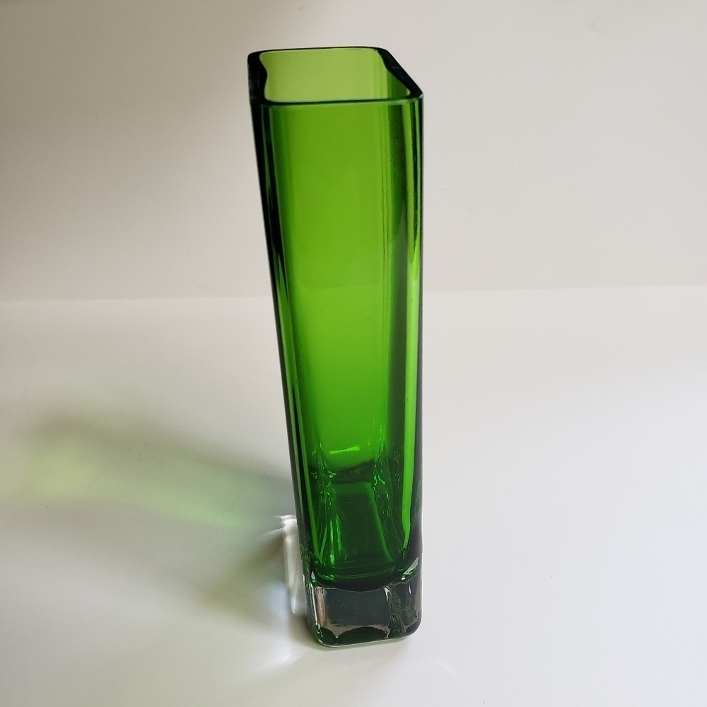 Vintage LSA International Handmade & Mouthblown Tall Green Rectangle Glass Vase - Picture 7 of 10